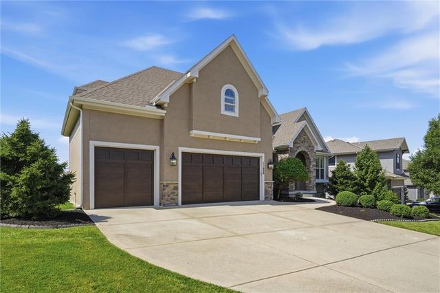 11609 W 158th Street, Overland Park, KS 66221