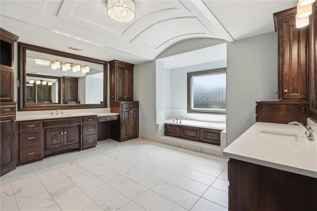 11609 W 158th Street, Overland Park, KS 66221