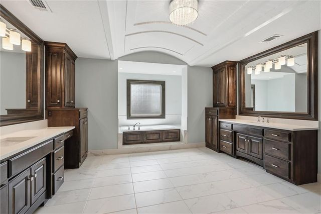 11609 W 158th Street, Overland Park, KS 66221