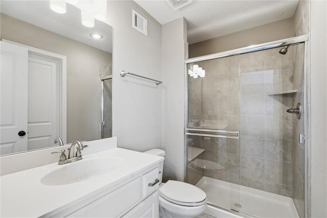 11609 W 158th Street, Overland Park, KS 66221