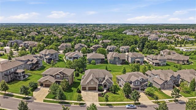 11609 W 158th Street, Overland Park, KS 66221