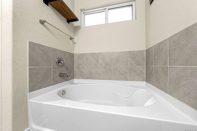 9907 Kalm Brome, San Antonio, TX 78254