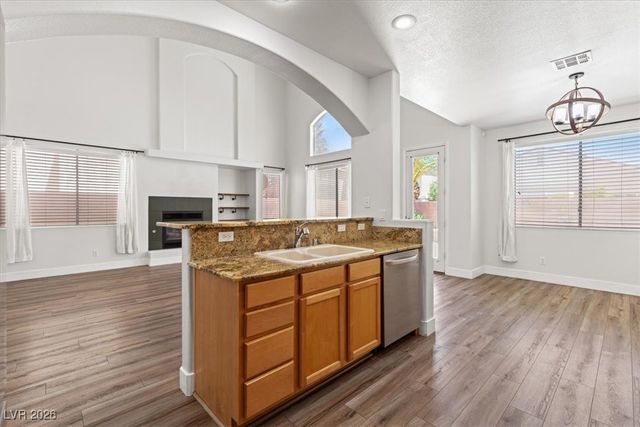 4905 Pounding Surf Avenue, Las Vegas, NV 89131