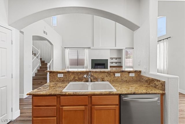 4905 Pounding Surf Avenue, Las Vegas, NV 89131