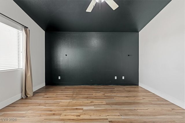 4905 Pounding Surf Avenue, Las Vegas, NV 89131