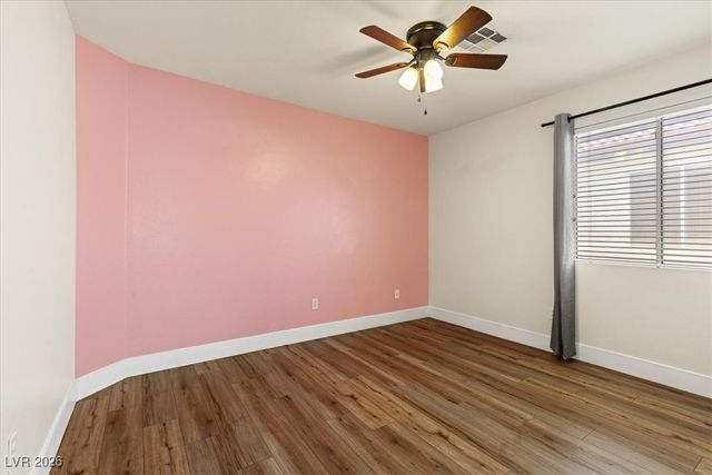 4905 Pounding Surf Avenue, Las Vegas, NV 89131