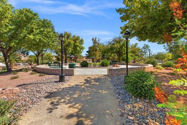 4905 Pounding Surf Avenue, Las Vegas, NV 89131