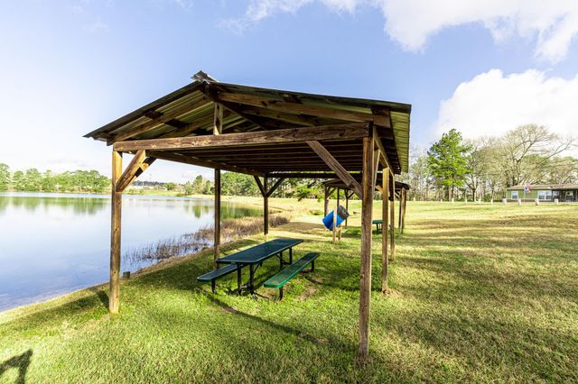 13015 Royal Estates Dr, Conroe, TX 77303