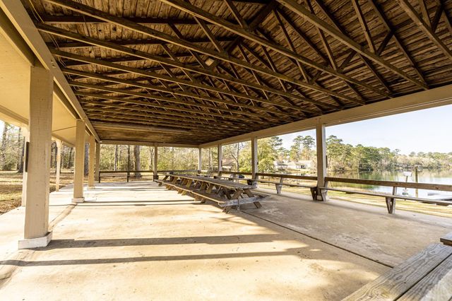 13015 Royal Estates Dr, Conroe, TX 77303