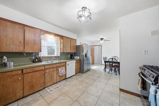 318 N 18th Street, Collinsville, OK 74021