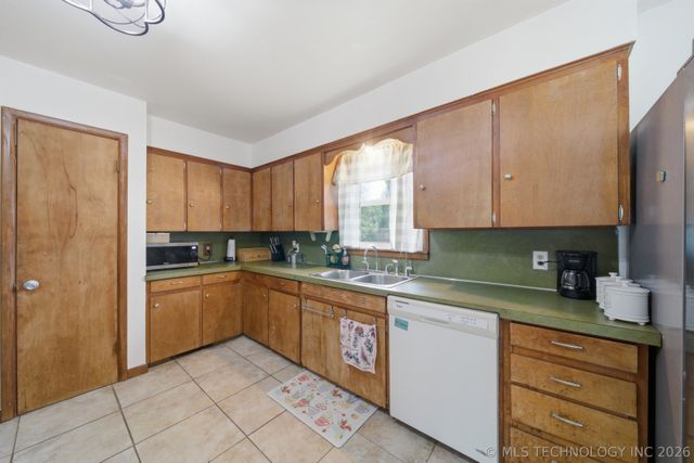 318 N 18th Street, Collinsville, OK 74021