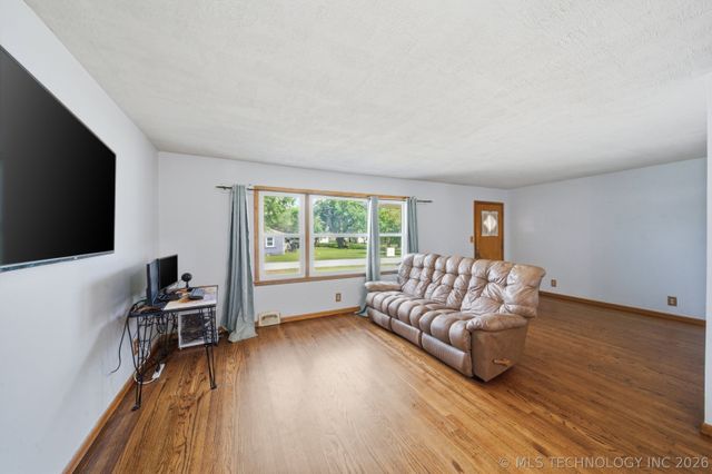 318 N 18th Street, Collinsville, OK 74021