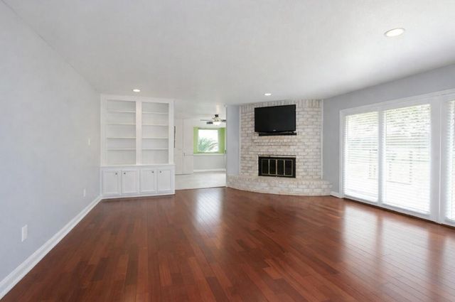 3927 Pleasant Valley Drive, Missouri City, TX 77459