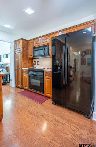 6619 Rollins Dr, Tyler, TX 75703