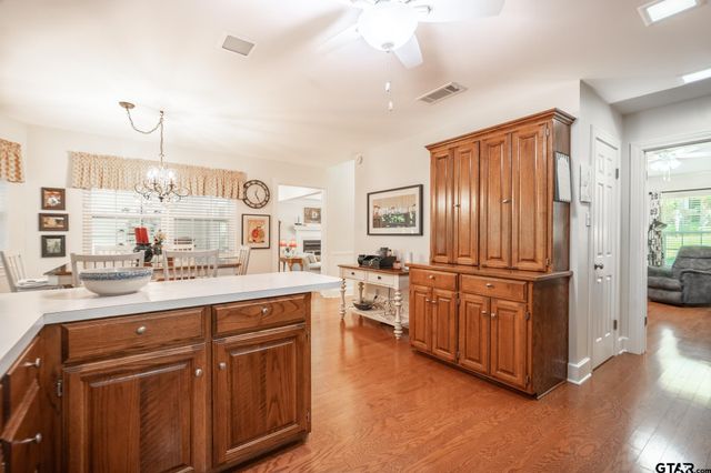 6619 Rollins Dr, Tyler, TX 75703