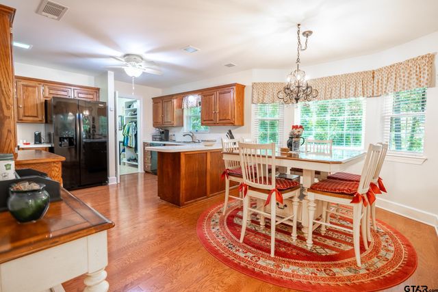 6619 Rollins Dr, Tyler, TX 75703