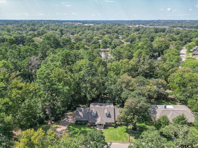 6619 Rollins Dr, Tyler, TX 75703