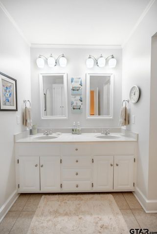 6619 Rollins Dr, Tyler, TX 75703