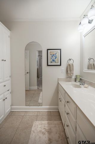 6619 Rollins Dr, Tyler, TX 75703