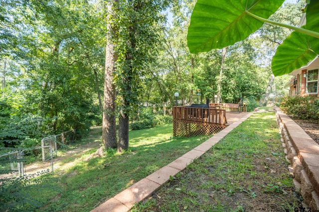 6619 Rollins Dr, Tyler, TX 75703