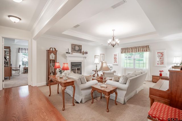 6619 Rollins Dr, Tyler, TX 75703