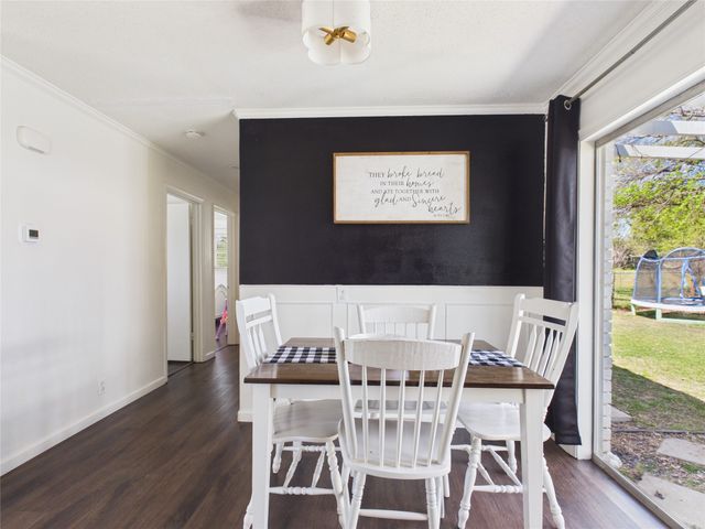 321 E Pine, Jacksboro, TX 76458