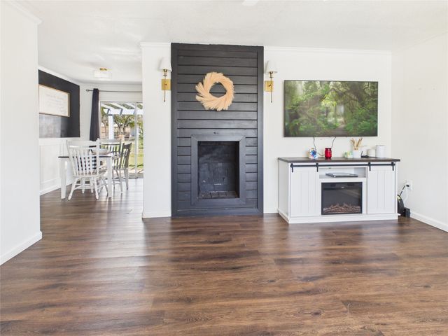 321 E Pine, Jacksboro, TX 76458