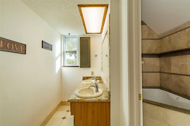 1647 HOBBIT ROAD, Dunedin, FL 34698