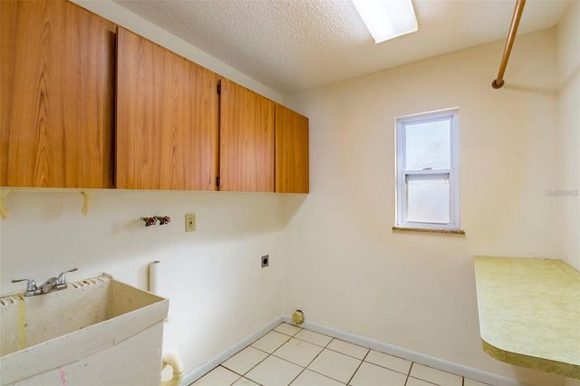 1647 HOBBIT ROAD, Dunedin, FL 34698