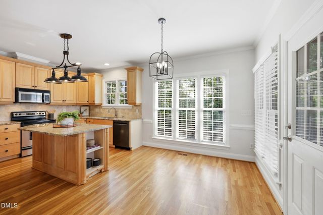 215 Lansbrooke Lane, Apex, NC 27502