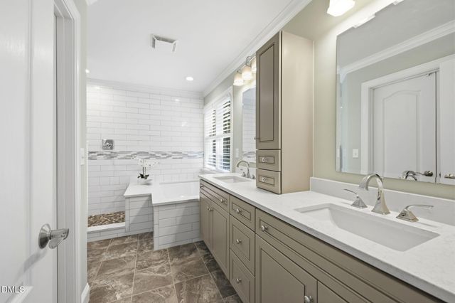 215 Lansbrooke Lane, Apex, NC 27502