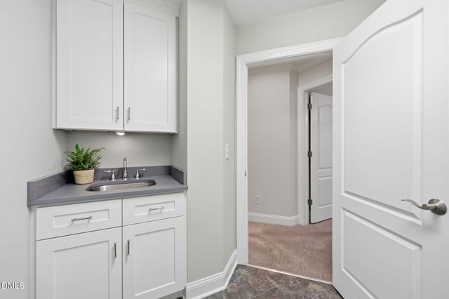 215 Lansbrooke Lane, Apex, NC 27502