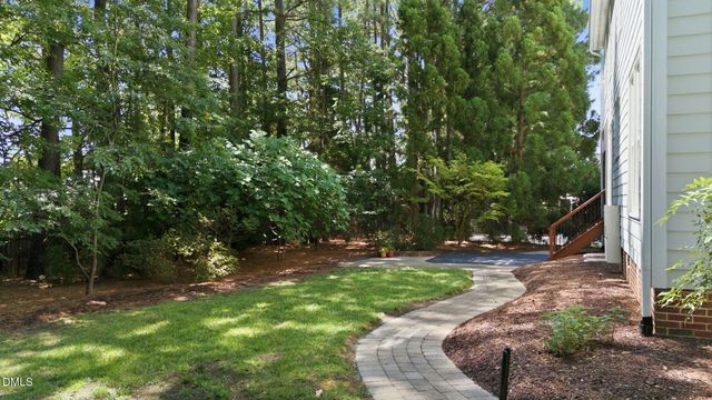 215 Lansbrooke Lane, Apex, NC 27502