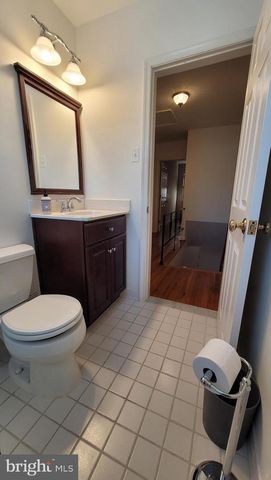 2752 NORFEN RD, Baltimore, MD 21227