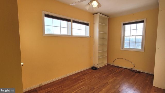 2752 NORFEN RD, Baltimore, MD 21227