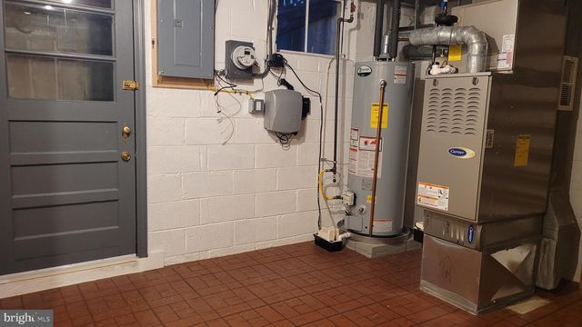 2752 NORFEN RD, Baltimore, MD 21227