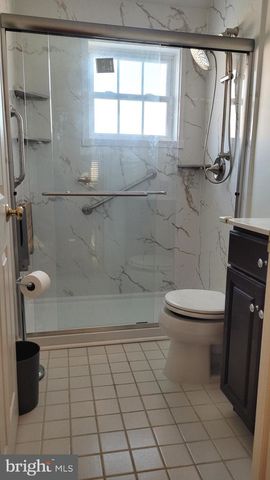 2752 NORFEN RD, Baltimore, MD 21227