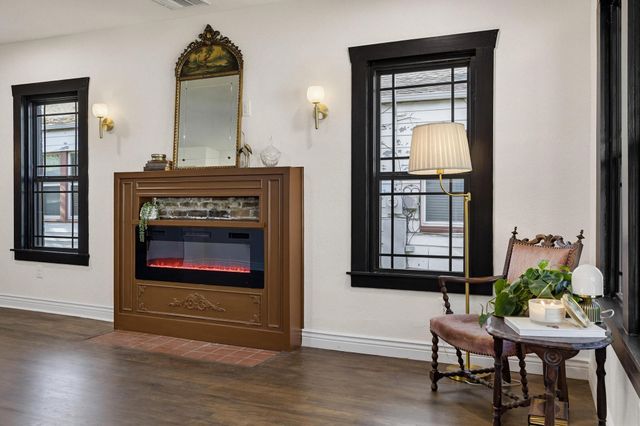 1112 S Travis Street, Sherman, TX 75090