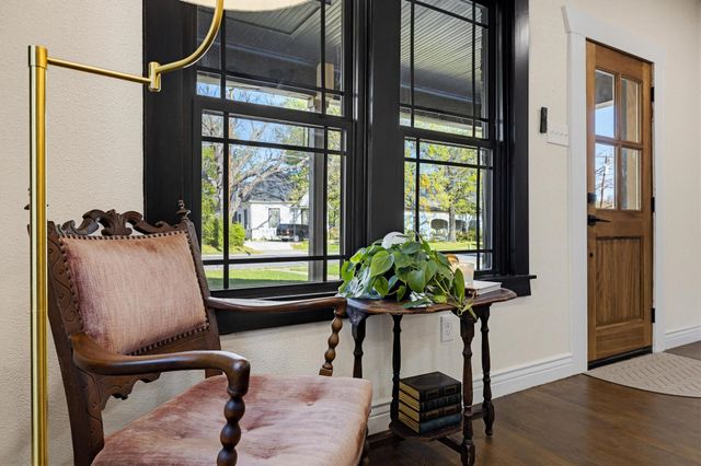 1112 S Travis Street, Sherman, TX 75090