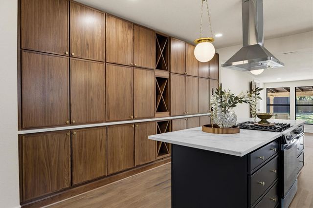 1112 S Travis Street, Sherman, TX 75090