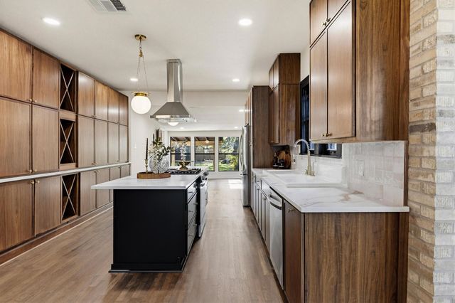 1112 S Travis Street, Sherman, TX 75090