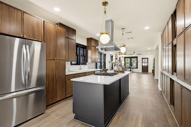 1112 S Travis Street, Sherman, TX 75090