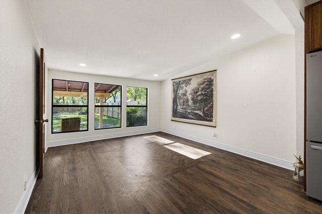 1112 S Travis Street, Sherman, TX 75090