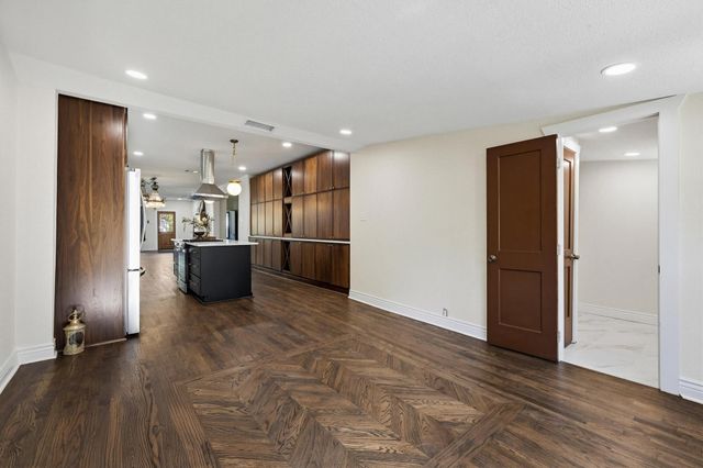 1112 S Travis Street, Sherman, TX 75090