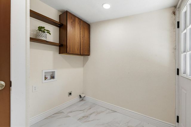 1112 S Travis Street, Sherman, TX 75090