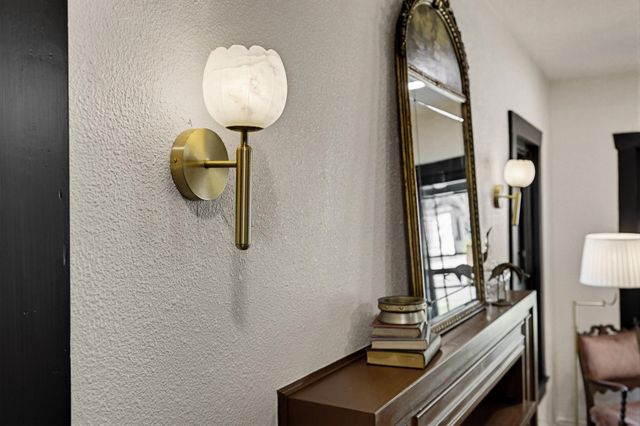 1112 S Travis Street, Sherman, TX 75090