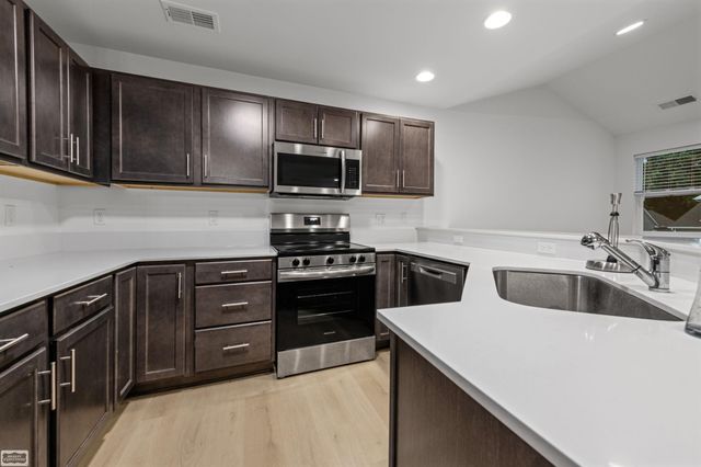 32968 Antrim Drive, Chesterfield Twp, MI 48047