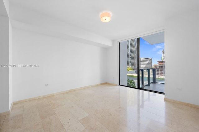 68 SE 6th St 910, Miami, FL 33131
