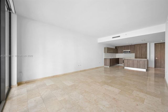 68 SE 6th St 910, Miami, FL 33131