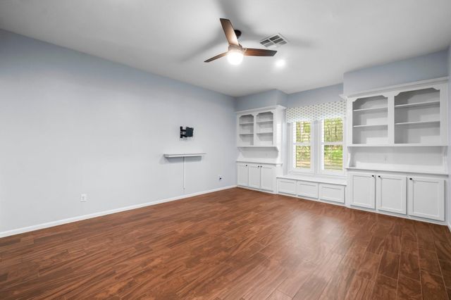 7 Elwood Hills Court, The Woodlands, TX 77381